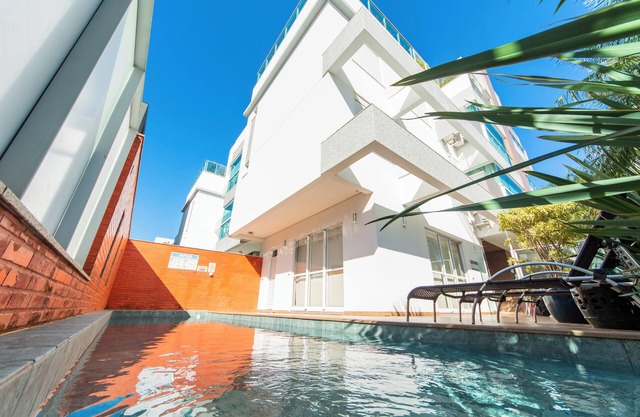 Apto com churrasqueira próximo a praia GR6694