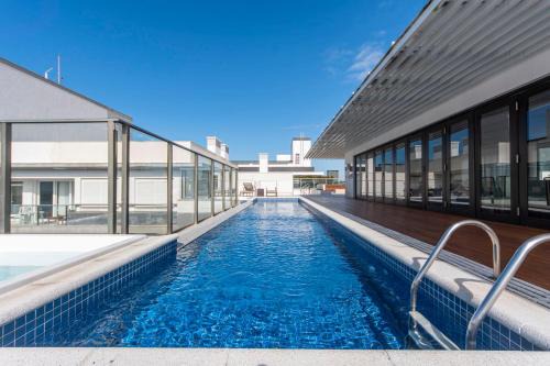 Apto moderno c/piscina e churrasqueira YA1339