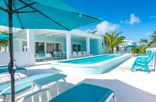 Aqua Dreams, Htd Priv Salt Pool, At Beach, Guest hse, 4 Kng BRs for 12, Lg Spa!