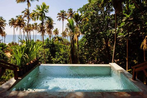 Araliya Cabana with oceanview - Madiha Hill