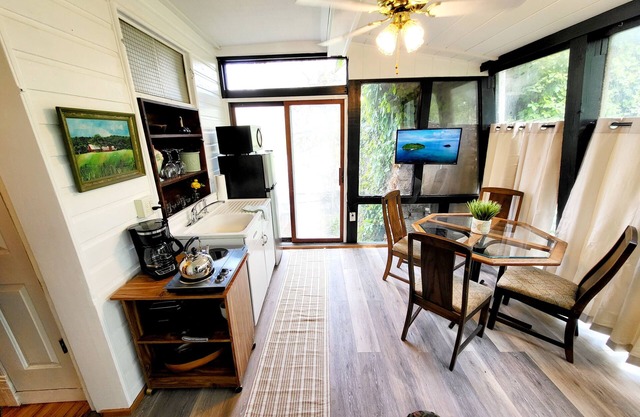 Arboretum Suite in the historic Manor House!