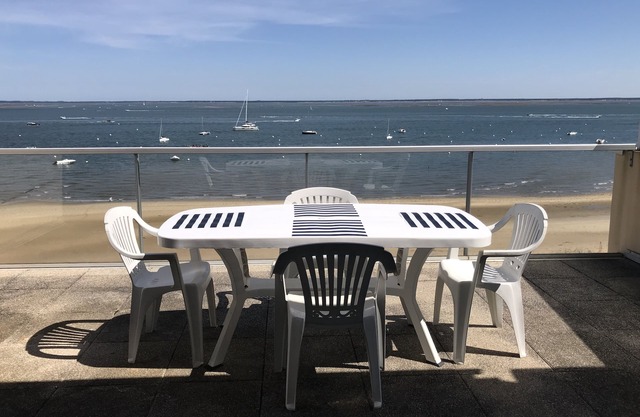 ARCACHON Eyrac Front de mer Apartment 65 M2 with large private terrace