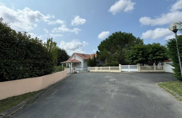Arcachon Style Modern Villa for up to 12 people
