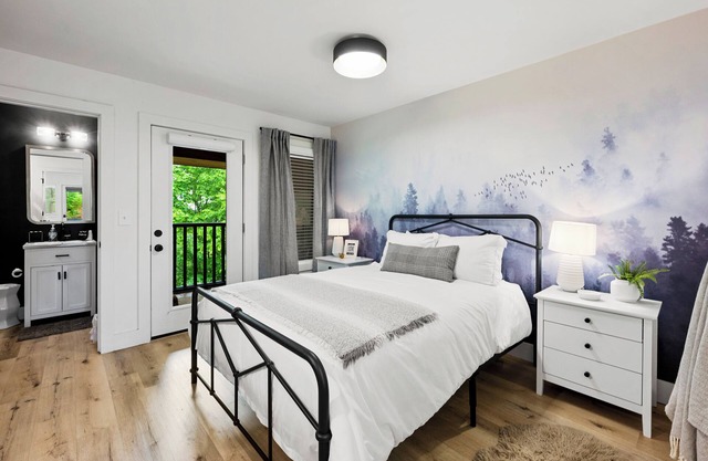 Arcade Games, Playground, Indoor Pool, Spa, Firepit | 2 Suites | Near Dollywood