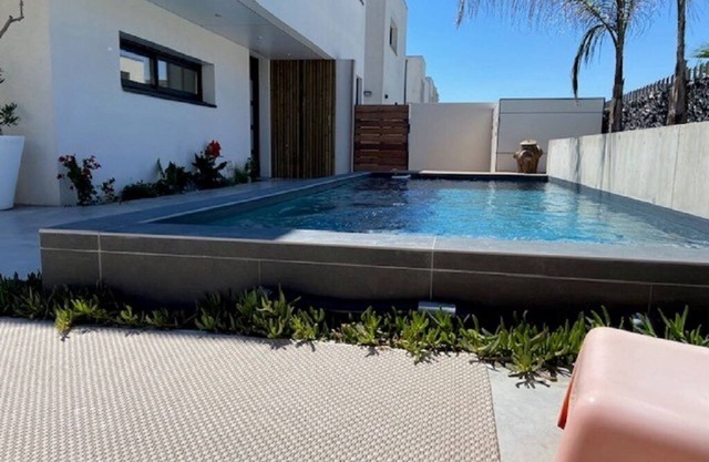 Architect's family villa of 130 m2 between sea and ponds