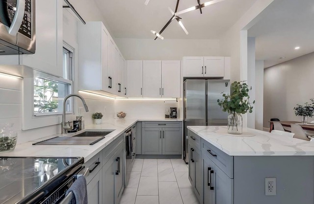 Architect's Modern Home: Brand new and renovated 3Bed/2Ba/+Den!