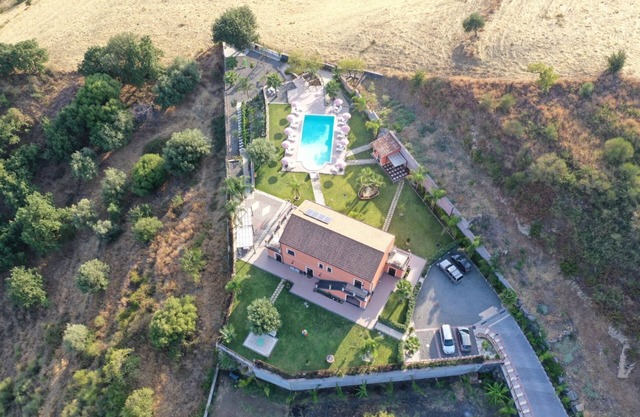 Arcobaleno dell'Etna - Family Room with terrace and sea-Etna view