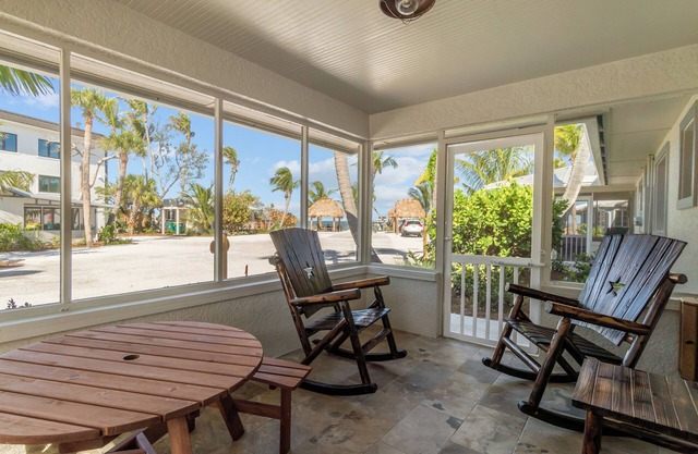 Are you looking for a quaint fishing village in the heart of Captiva Island? - Jensen's Cottage #10