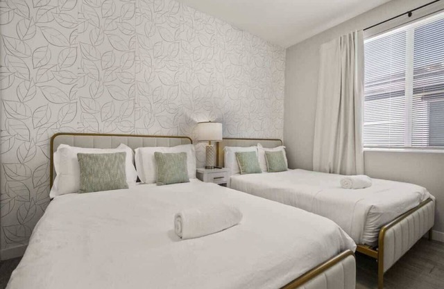 Arizona Escape 2BR2B + Pool and Free parking