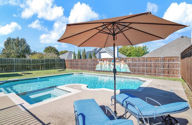 Ark House, Cozy Family Retreat With Heated Pool