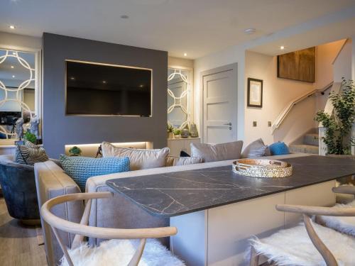 Arran Shores Luxury Shorefront Apartment 3