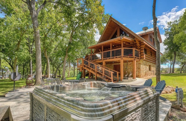 Arrowhead: Nature’s Perfect Lakeside Retreat!
