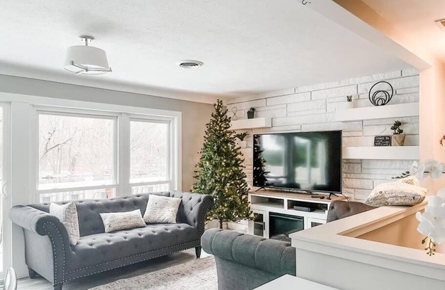 Arrowhead Riverfront Kayaks/Patio 30 Min to ND!