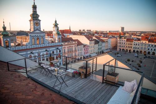 ART room with rooftop dinner or breakfast