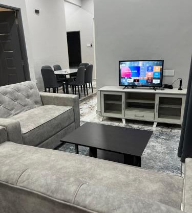 ARZ HomeStay Unit B