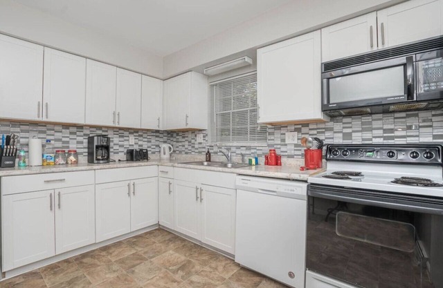 Ashwood Arbor 3 bedrooms 2 bath sleeps 8