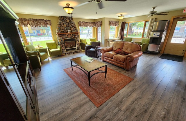 Aspen Village Inn