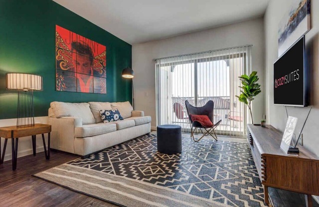 Astonishing CozySuites on I-35 with pool and parking 07