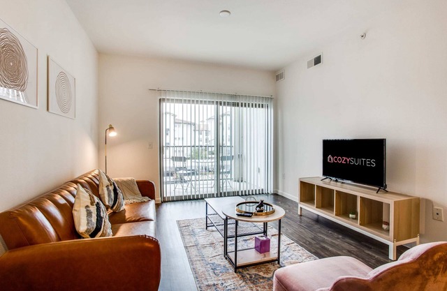 Astonishing CozySuites on I-35 w pool&parking #10