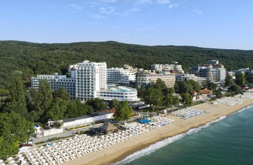 Astoria Hotel All Inclusive- Free parking, Private Beach & Beach Club