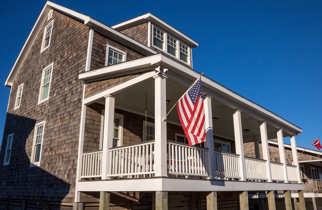 Atlantic Beach Classic Family Cottage