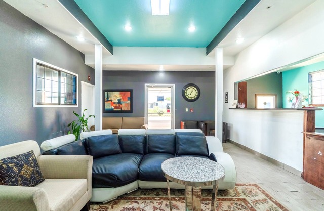 Atria Extended Stays By OYO, Jourdanton, TX