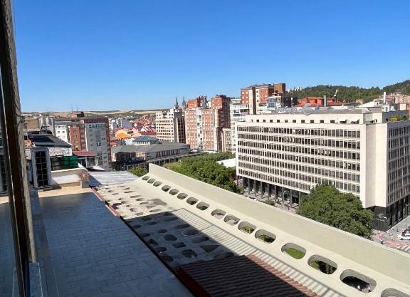 Atuaire Home Luminoso Dúplex en Reyes Católicos PARKING INCLUIDO