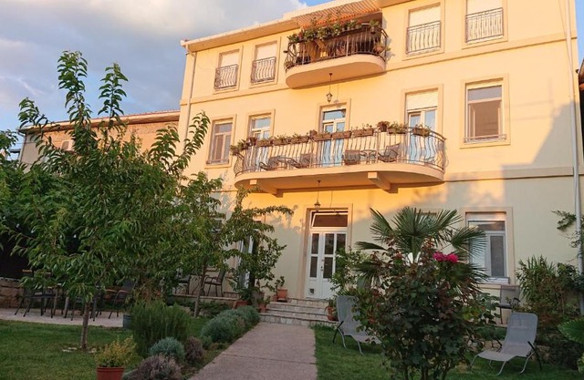 Aurelia Rooms