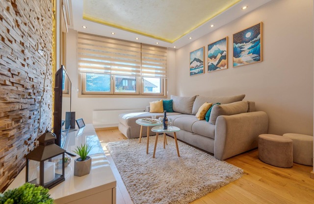 Aurora Onore - One Bedroom Apartment with Terrace
