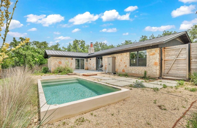 Austin Sanctuary: Modern Haven Near Zilker Park
