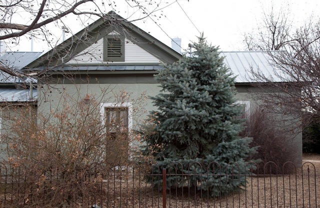 Austinite Marfa: Beautiful Minimalist Adobe, Walk to Downtown