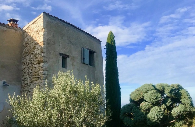 Authentic House -