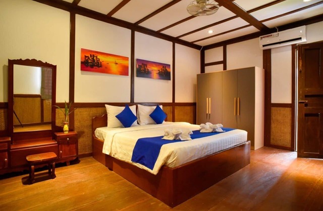 Authentic Khmer house with Garden View