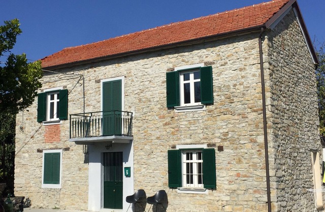 Authentic stone house in the heart of Piedmont - with pool and wild views