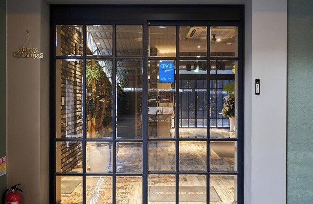 AVENUE HOTEL