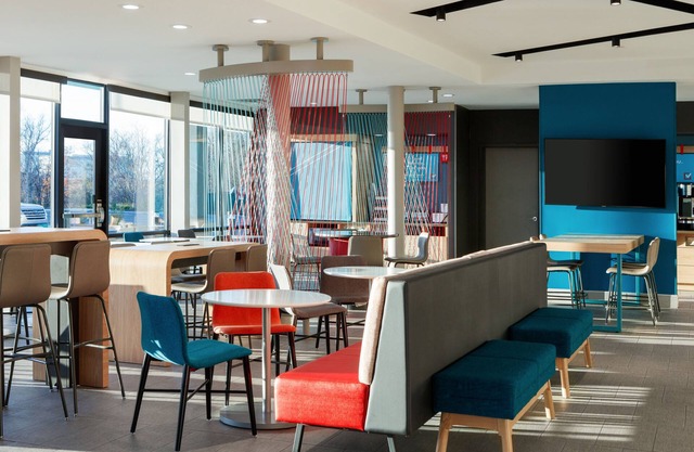 avid hotel Pueblo North by IHG