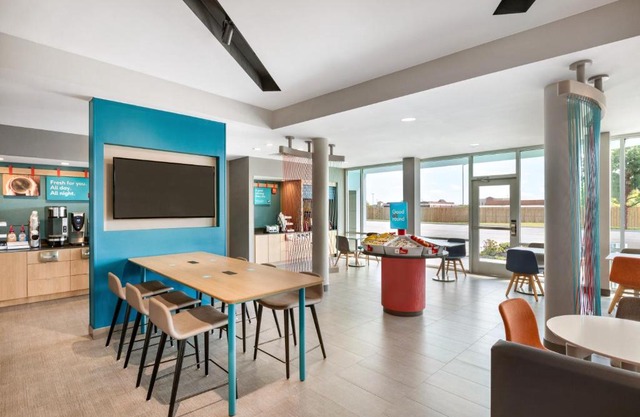 avid hotels - Lancaster by IHG