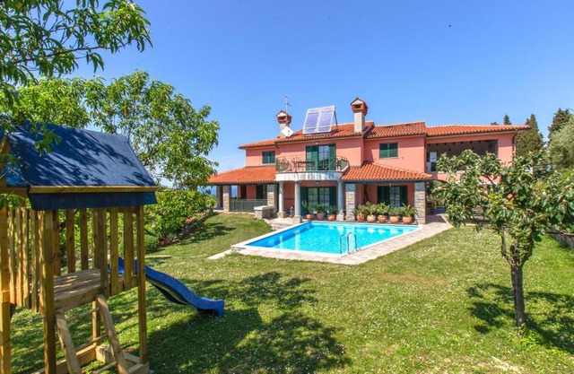 Awesome Apartment In Portoroz With 3 Bedrooms, Sauna And Wifi