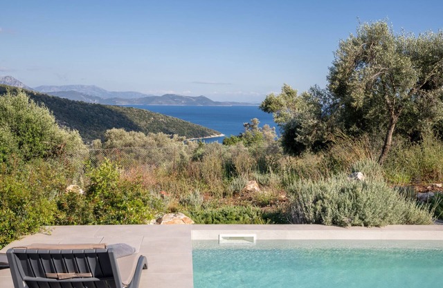 Awesome brand-new villa with pool, Mesogi Villa S