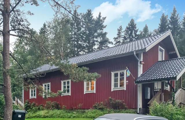 Awesome home in Skepplanda
