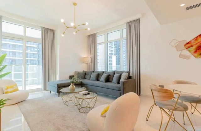 AWS Holiday Homes - Modern Sunrise Apartment