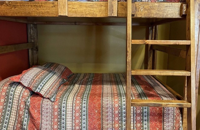 Axel's Hideaway, Exclusive Private Riverfront @Vacation Frio River Room #3
