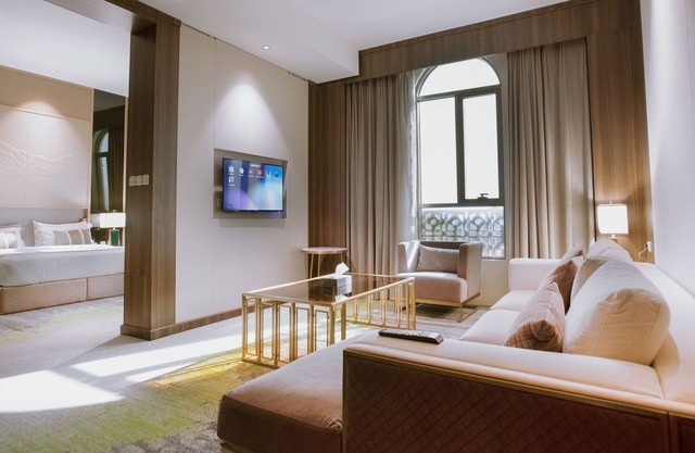 Azar Hotel