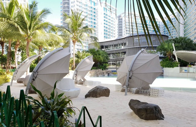 Azure Urban Resort Manila near the airport via Skyway - FREE Wi-Fi