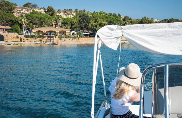 Azzurra - Three Bedroom Villa, Sleeps 6