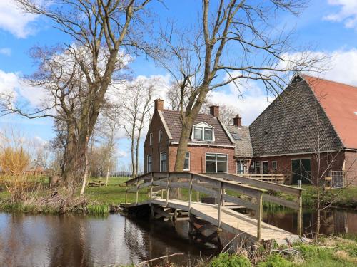 B&B farm in Grutsk Suwald with private harbour