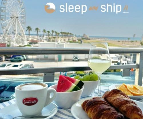 B&B Marina Sleep And Ship