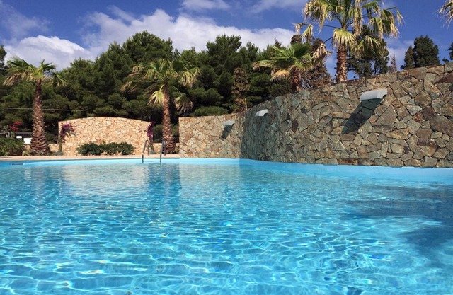 B1 Villa in Residence with Pool