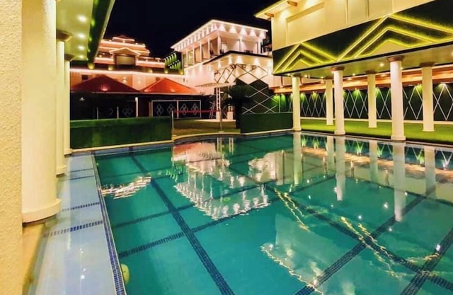 B8 HOTEL