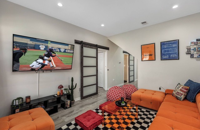 Backyard Dome, Games, Home in Corktown 4bd 2ba